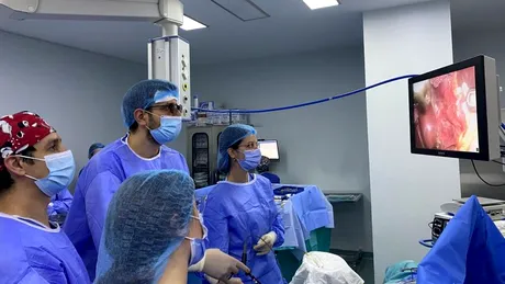 Premieră națională: transplant hepatic de la donator în viață, asistat laparoscopic, la Spitalul Clinic SANADOR