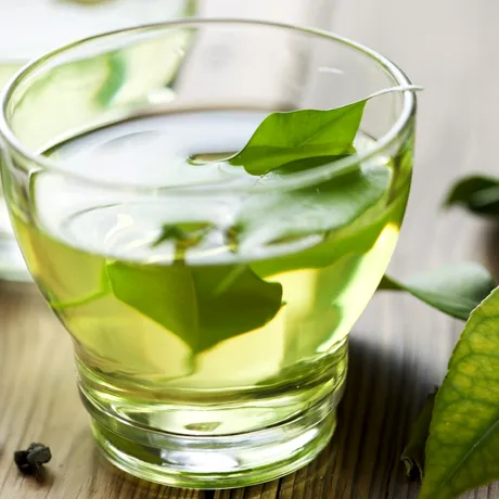 99% dintre oameni prepară ceaiul verde greșit. Cum îi distrugi toate proprietățile vindecătoare