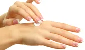 De ce apar petele pigmentare pe mâini? Cum scapi de ele?
