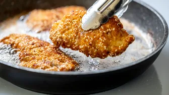 Cum obții șnițele crocante, fără exces de ulei! Trucul pe care trebuie să îl aplici de fiecare dată