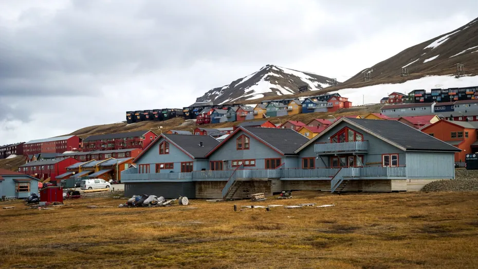 Orașul din Norvegia în care nimeni nu are voie să moară. Misterul din acest loc cu reguli neobișnuite de viață