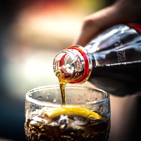 Băutura care îți afectează ficatul mai mult decât crezi! Nu o mai consuma