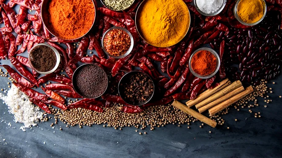 Condimentele picante, aliatul neașteptat al dietelor. Cum poate iuțeala să reducă aportul caloric