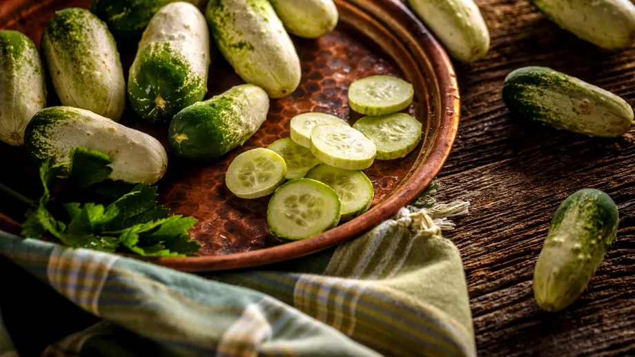 Trucul din bucătărie care salvează castraveții amari. Ingredientul banal care le schimbă complet gustul