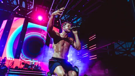 Boala incurabilă de care suferă Dan Reynolds, solistul de la Imagine Dragons. Cum reușește să se mențină într-o formă fizică de invidiat