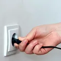 Cele 8 electrocasnice care trebuie scoase mereu din priză, ca să economisiți 50 lei la factura de curent