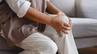 Osteoartrita nu (mai) e „boala bătrâneții”. Cum ne afectează viața de zi cu zi și ce soluții există