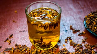 „Sedativul natural” care curăță rinichii. Amestecul pe care să-l bei în fiecare seară dacă vrei să dormi mai bine, să ai o digestie fără probleme și să suprimi pofta de mâncare