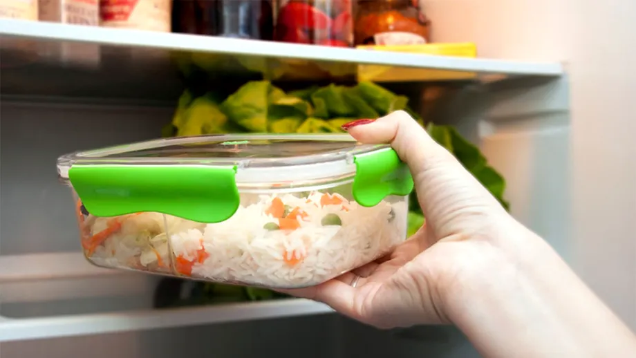 Se mai poate mânca pilaful cu ciuperci, dacă a stat 5 zile în frigider? Care este termenul-limită, de fapt