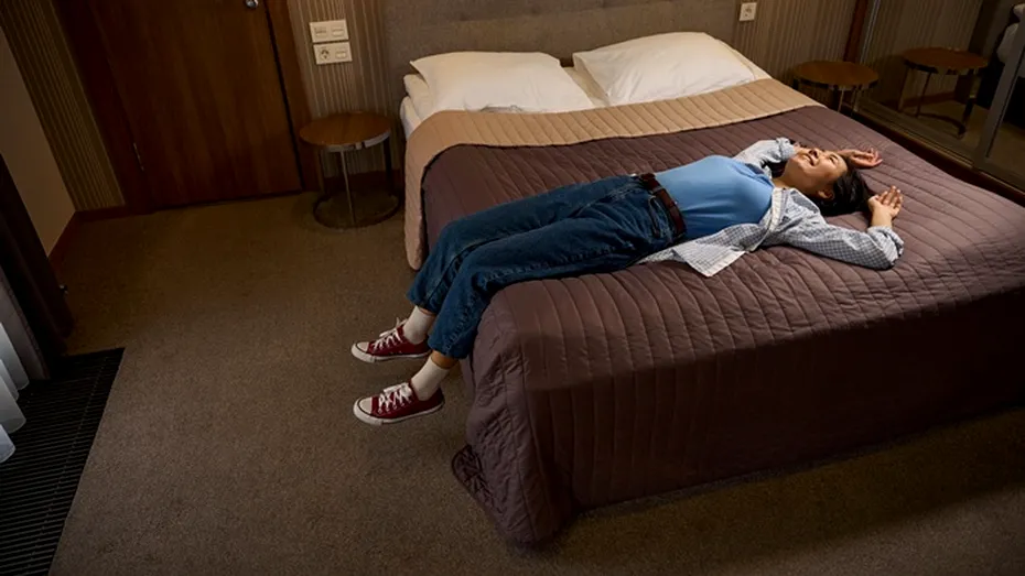 De ce e bine să dormi mereu cu ușa închisă la dormitor. Obiceiul care îți poate salva viața în orice moment