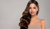 „Quiet luxury beauty”: machiajul discret care domină social media