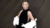 Charlize Theron a atras toate privirile la premiera „The Odyssey”. Actrița, fotografie topless din culise, la 50 de ani