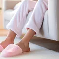 (P) Papuci de femei – cum să alegi încălțăminte de casă călduroasă și confortabilă?