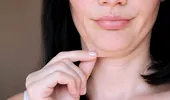 Pielea gâtului îmbătrânește mai repede decât tenul! Tratamentul care te ajută să-ți ascunzi vârsta