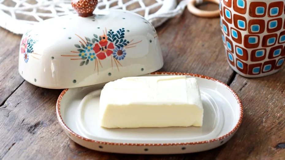 Cum să faci unt de post. Ingredientul banal care îl face mai ușor de întins pe pâine