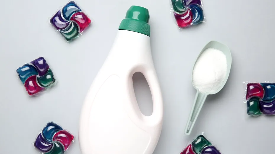Detergent capsule vs. detergent lichid. Ce alegere este mai eficientă pentru rufe curate și economii reale