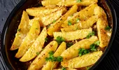 Secretul cartofilor grecești perfecți. Ingredientul simplu care le schimbă total textura