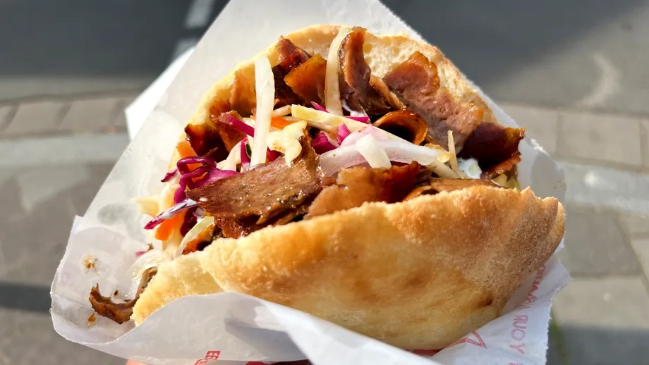 Cum să faci kebab acasă. Rețeta delicioasă care te face să anulezi comanda la fast-food
