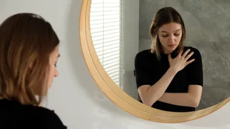 Unde să nu pui oglinda în casă. Aduce ghinion în dragoste și la bani