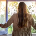 De ce să nu aerisești casa între 8 și 10 dimineața iarna. Pericolul la care te expui