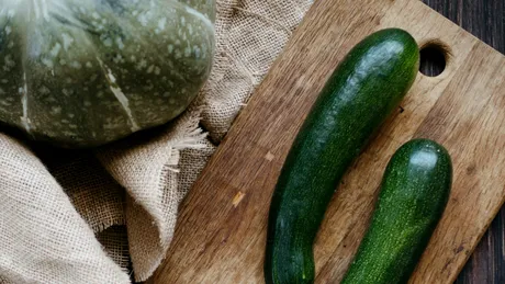 De ce e bine să introduci zucchini în dieta ta zilnică? E leguma versatilă cu beneficii uimitoare