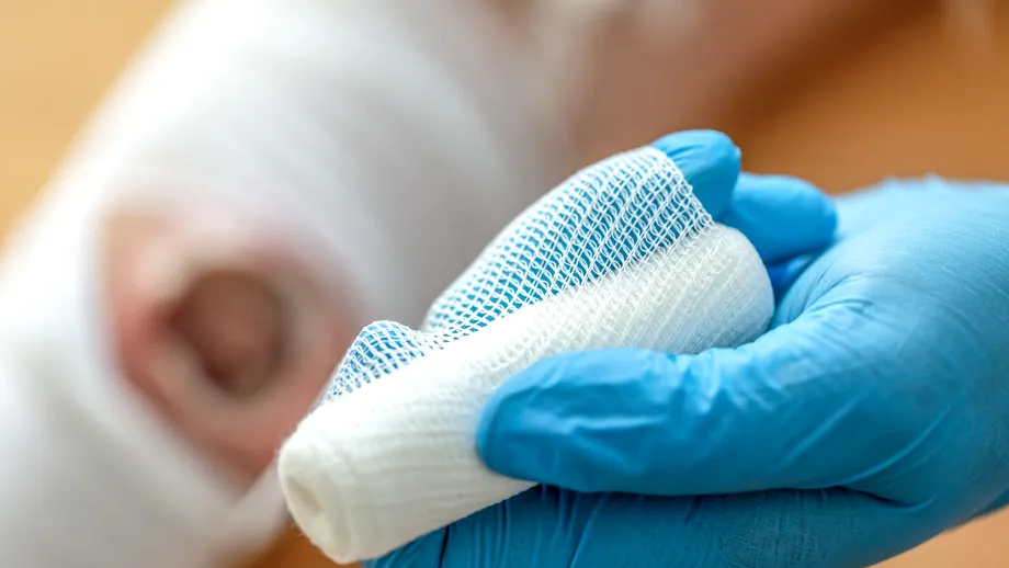 Gestionarea tratamentului ulcerului venos - Experiența asistentei medicale în utilizarea pansamentelor compresive. O poveste despre durere, speranță și îngrijire empatică