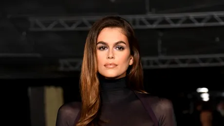 Kaia Gerber, cu sânii la vedere la Academy Museum Gala 2022