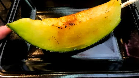 Pepene galben la grătar, un desert delicios! Se prepară în doar câteva minute