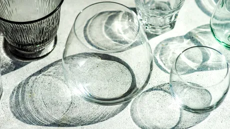 Secretul pentru curățarea paharelor de sticlă. Vor fi curate ca lacrima și strălucitoare!