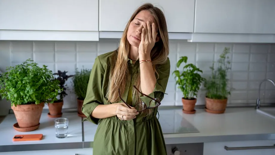 De ce unele persoane te lasă fără energie după doar câteva minute de conversație. Explicația psihologică