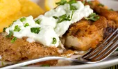 Rețetă pește pane: ingredientul pe care să-l adaugi pentru a obține o crustă aurie și crocantă