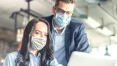 Angajaţii care lucrează în birouri open-space, obligaţi să poarte mască de protecţie după 15 mai
