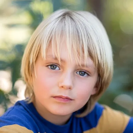 Copiii hipersensibili – „orhideele” care pot înflori spectaculos în mediul potrivit. De ce nu este nevoie să îi „reparăm”