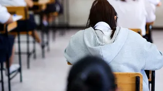 Anii de facultate îți pot aduce bani în plus la pensie! Ce sume se adaugă pentru studiile universitare și în ce condiții sunt luați în calcul