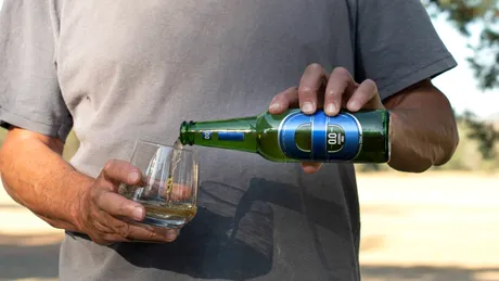 Chiar și cantitățile mici de alcool pot crește riscul de cancer. Consumul de alcool, asociat cu șapte tipuri de cancer