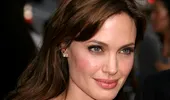 Cum arată Angelina Jolie la câteva luni de la operaţia de mastectomie
