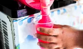 Fetiță de 4 ani, inconștientă la doar 10 minute după ce a băut slushy. A fost spitalizată de urgență