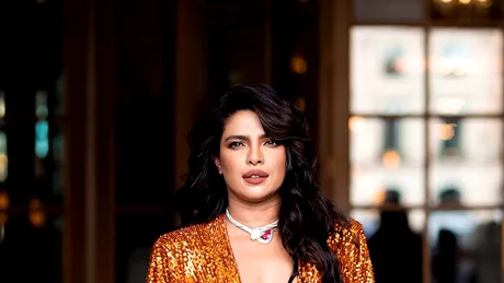 Cele mai îndrăznețe decolteuri de pe covorul roșu