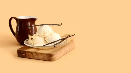 Înghețata rapid de preparat din patru ingrediente, care costă până în 20 de lei! Două ore trebuie să o lași la congelator