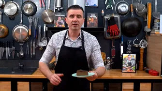 Cheesecake de ciocolată care se pregătește cu doar 3 ingrediente. E sănătos și nu necesită făină