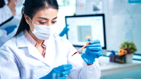 A mers la spital după ce s-a confruntat cu dureri abdominale intense! Medicii au rămas șocați când au descoperit ce era în corpul femeii