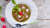 Nu mai arunca frunzele de ridichi! Sunt comestibile și poți face o supă delicioasă din ele