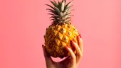 Ananasul: 3 motive să nu lipsească din alimentaţie