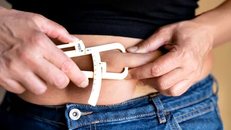 Dezechilibrul hormonal și slăbitul: de ce nu reușești să slăbești și ce te ține blocată după 30 de ani