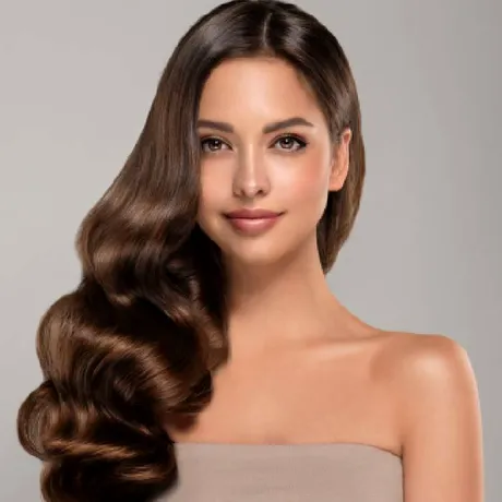 „Quiet luxury beauty”: machiajul discret care domină social media