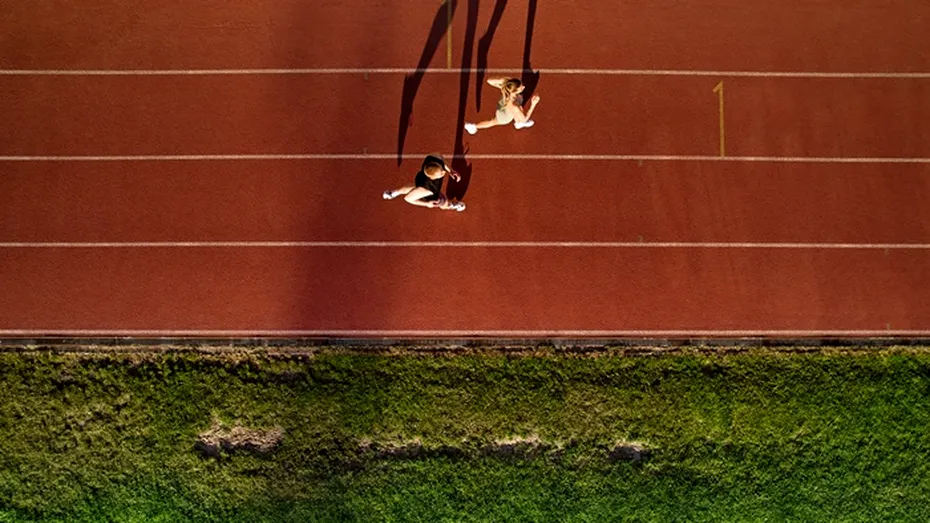 Cum reușește un băiețel de 10 ani să alerge 25 de kilometri ca un adult. Secretul care îl ajută să atingă această performanță