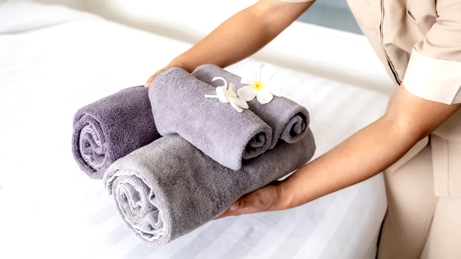 Ce iau turiștii români din hoteluri, deși nu au voie? Provocările hotelierilor în sezonul de vară 2026