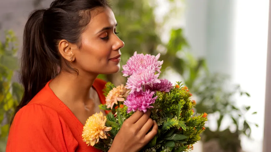 Soluția făcută în casă care readuce florile ofilite la viață. Cum poți să-ți salvezi plantele cu bani puțini