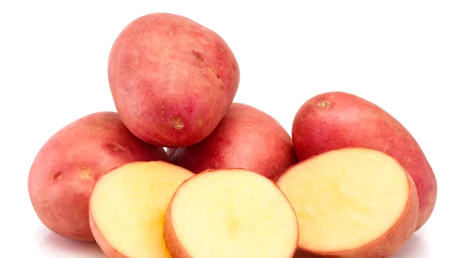 Sucul de cartof roșu, remediu natural pentru persoanele cu ulcer? Cum poate ajuta și ce trebuie să știi