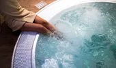ATENȚIE la jacuzzi, piscină și dușuri! Poți lua o boală infecțioasă MORTALĂ! Despre ce este vorba